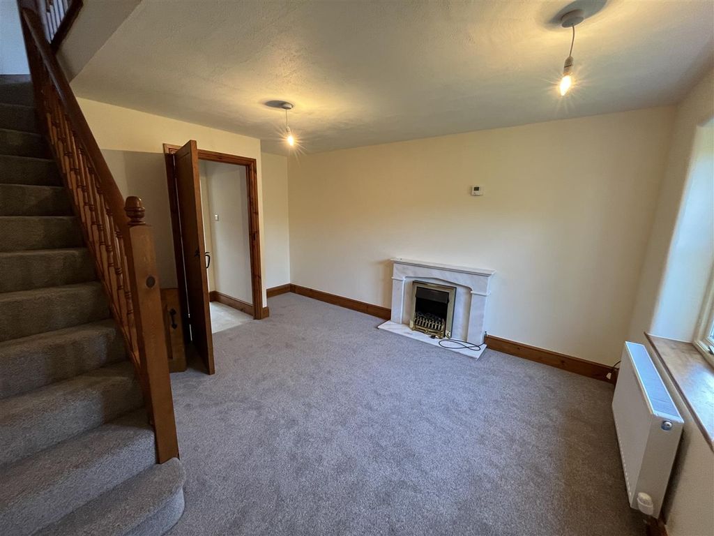 Property photo 3 of 10 Living Room