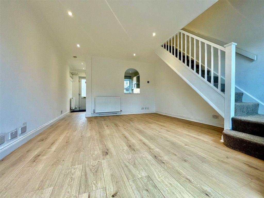 Property photo 2 of 10 Picture No. 02