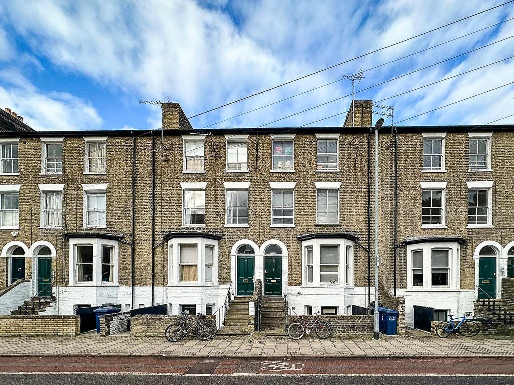 Property photo 1 of 9 External Front (2)-2
