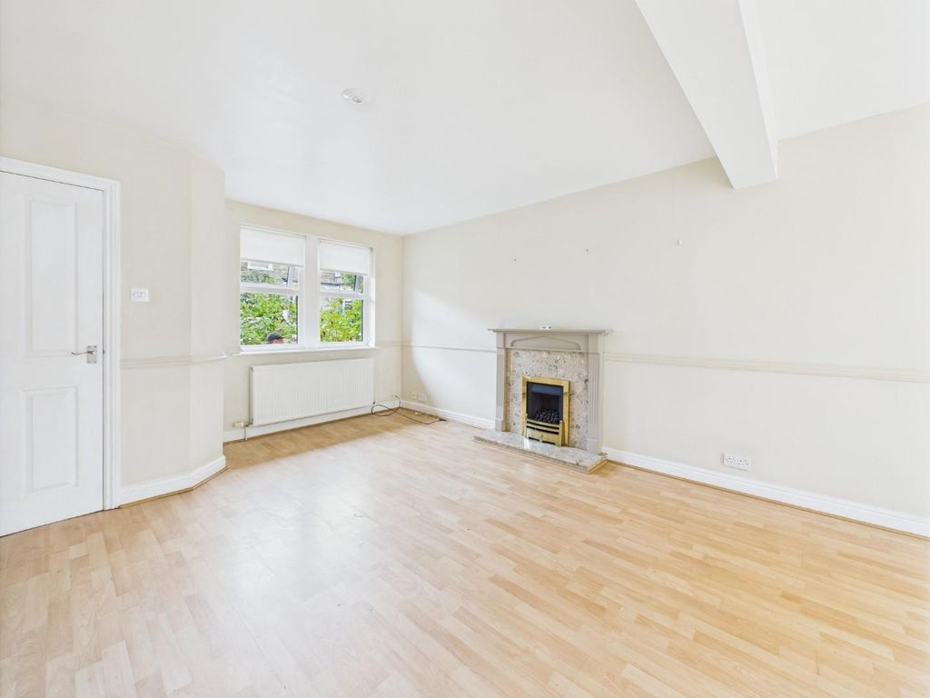 Property photo 3 of 15 Living Room