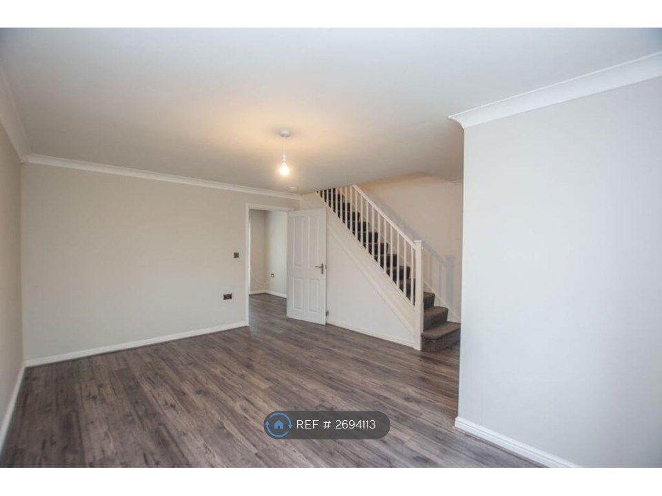 Property photo 3 of 20 Living Room