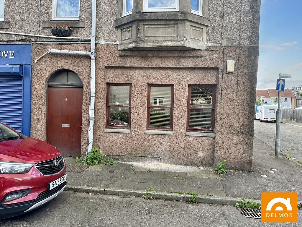 Property photo 2 of 8