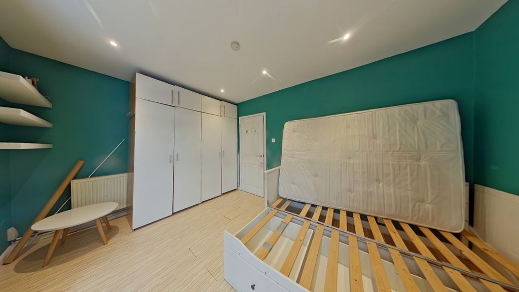 Property photo 2 of 8 Living Room