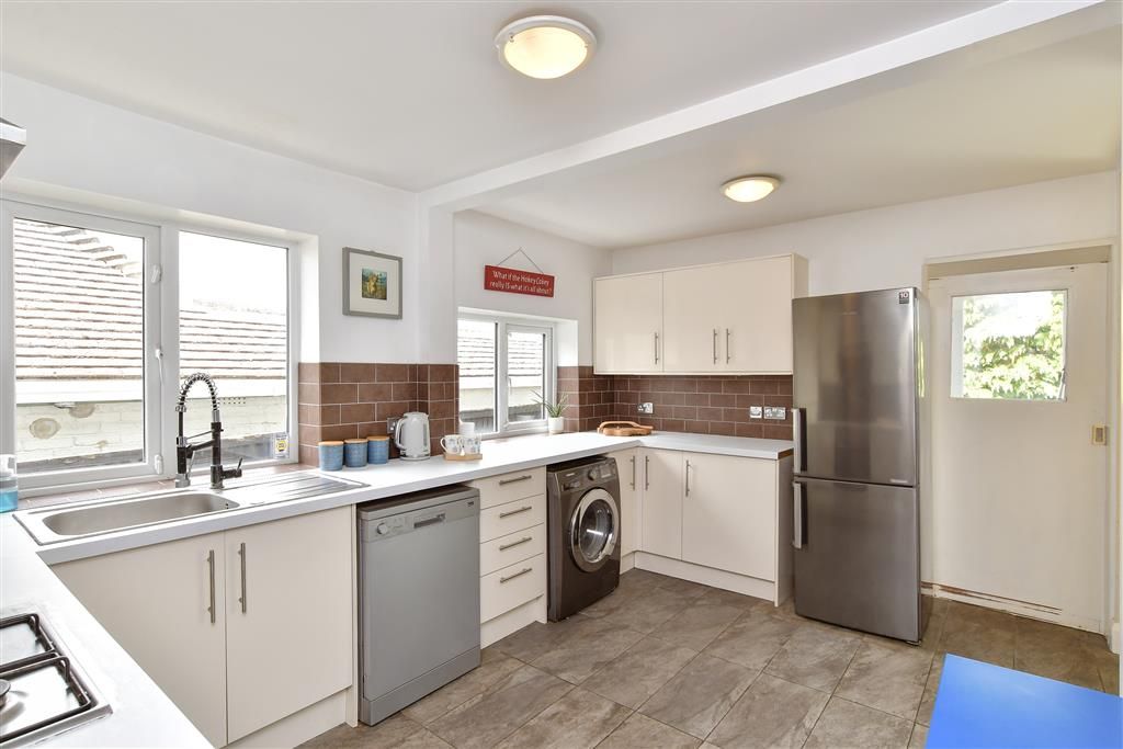 Property photo 3 of 13 Kitchen