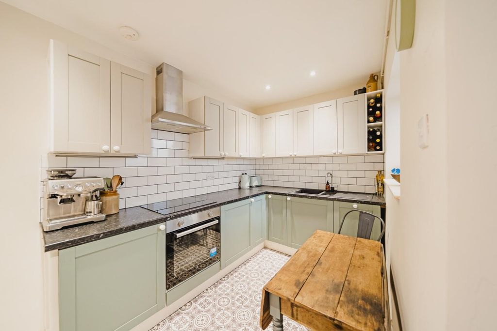 Property photo 2 of 17 Kitchen 1.Jpg