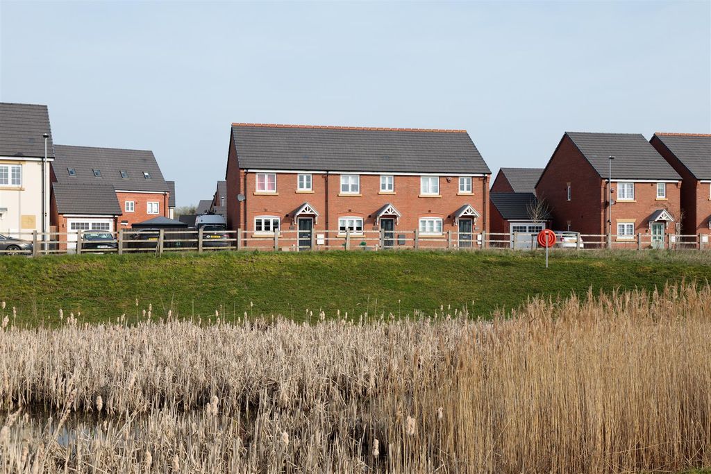 Property photo 3 of 14 Frontage.Jpg