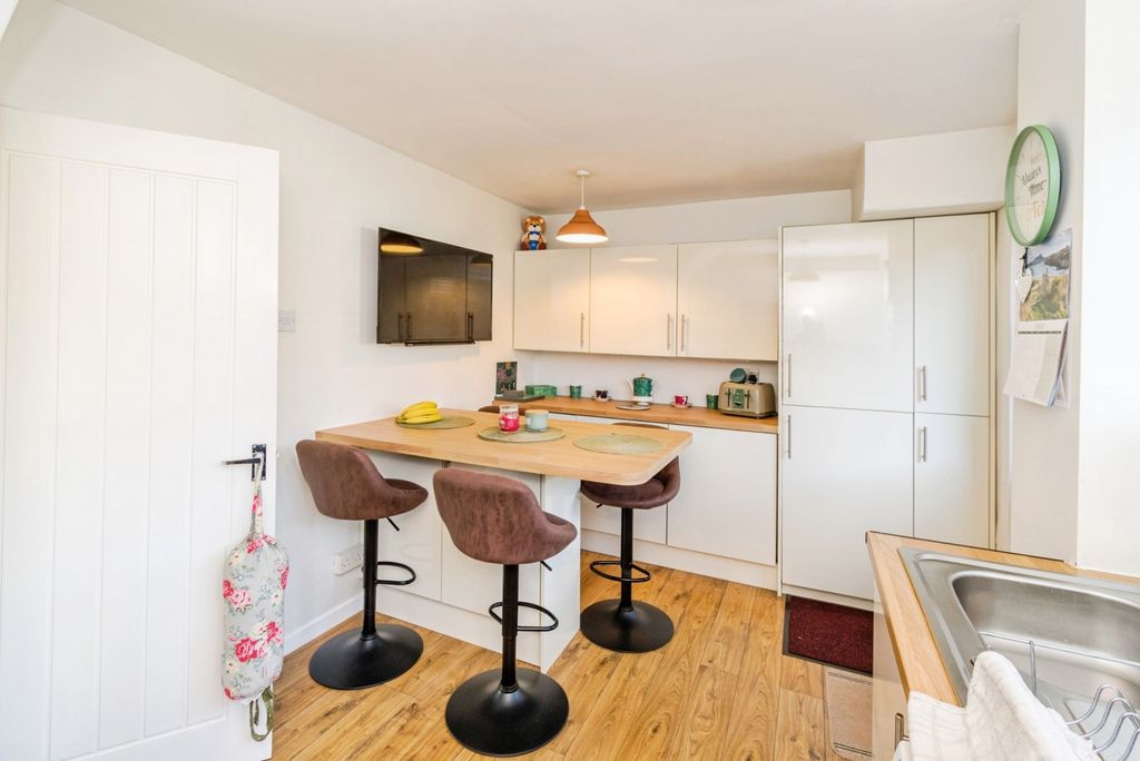 Property photo 3 of 17 Pbox-Img.Jpg