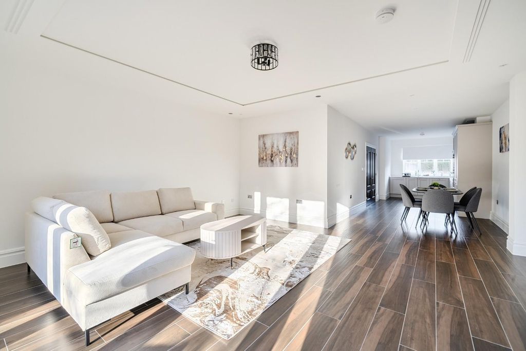 Property photo 2 of 22 Kkzg23Xwmuyp_Vjt5Kaj6W.Jpg