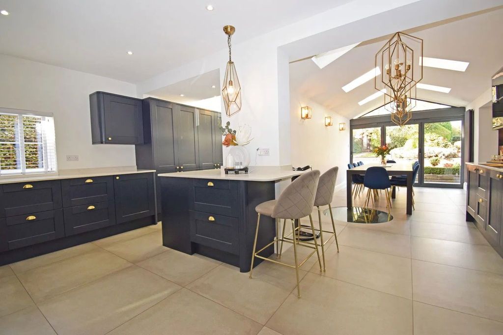 Property photo 2 of 24