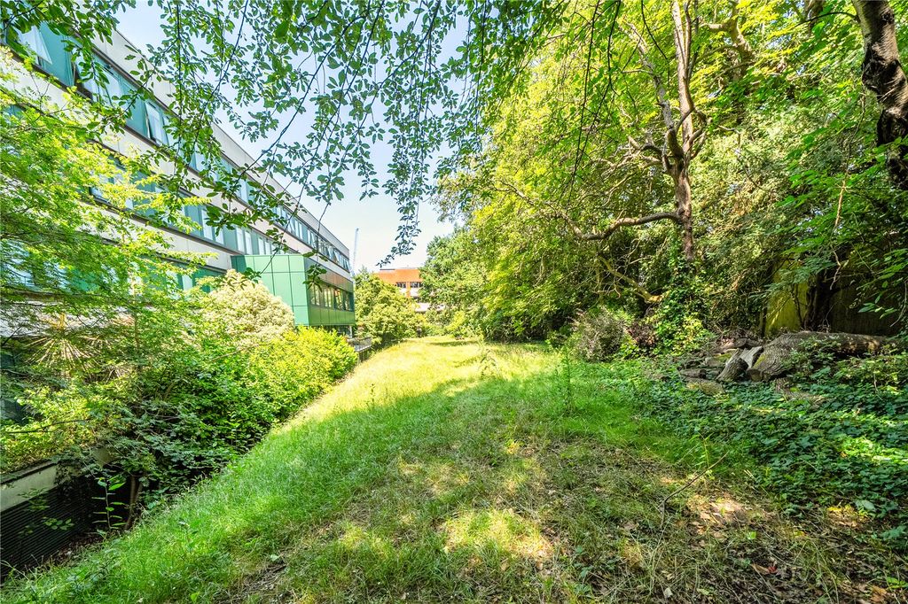 Property photo 3 of 18 Picture No. 10