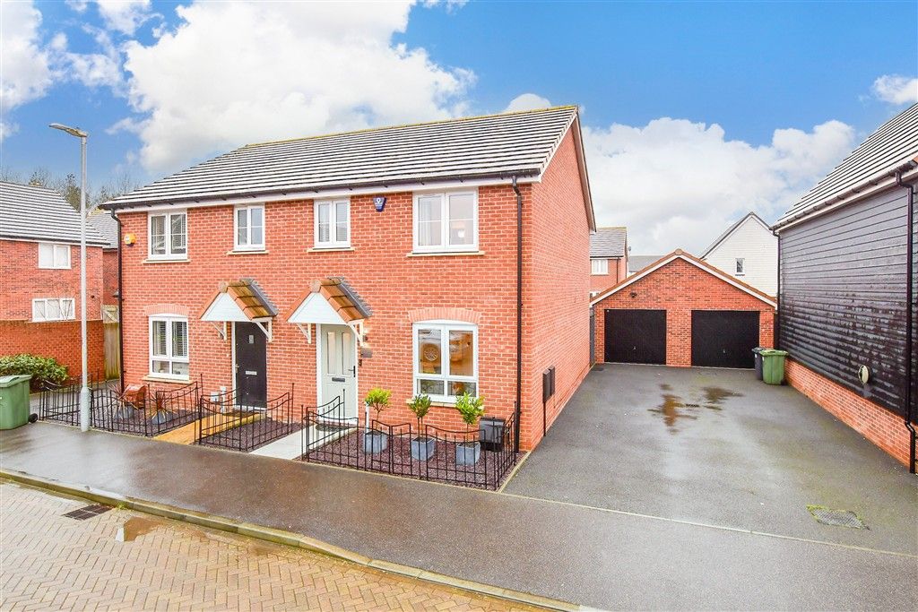 Property photo 1 of 9 External (Web) 1