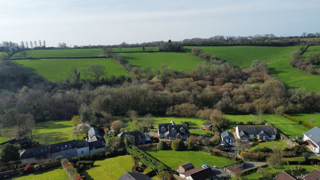 Property photo 2 of 38