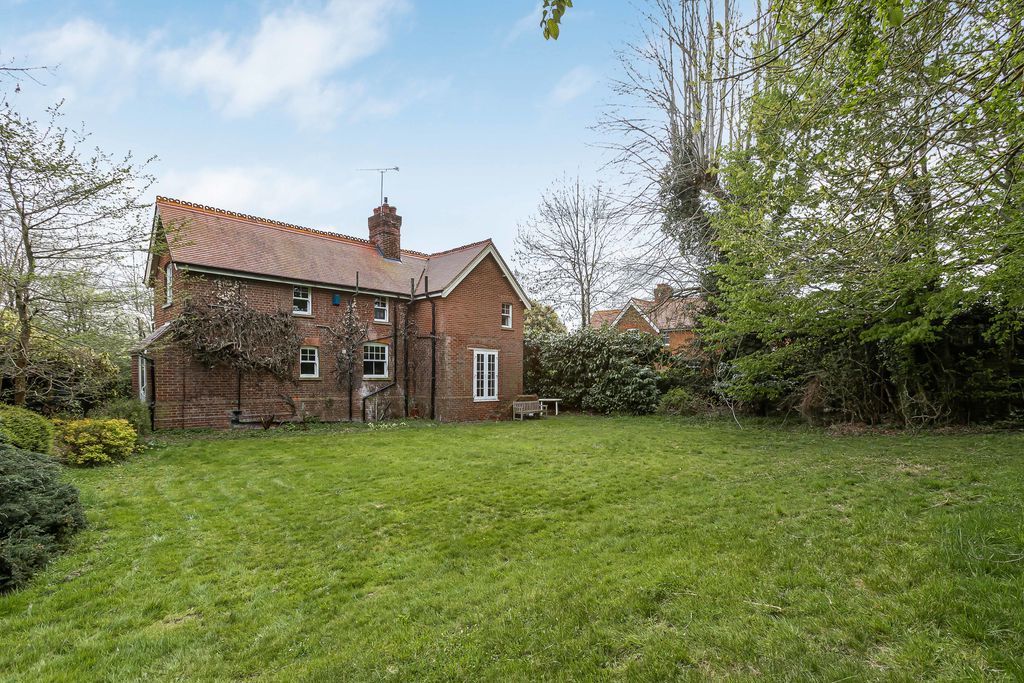 Property photo 2 of 24 Photo 27