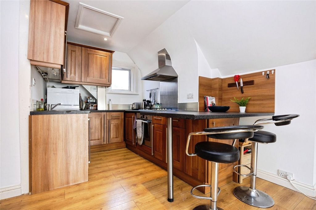 Property photo 2 of 17 Picture No. 05