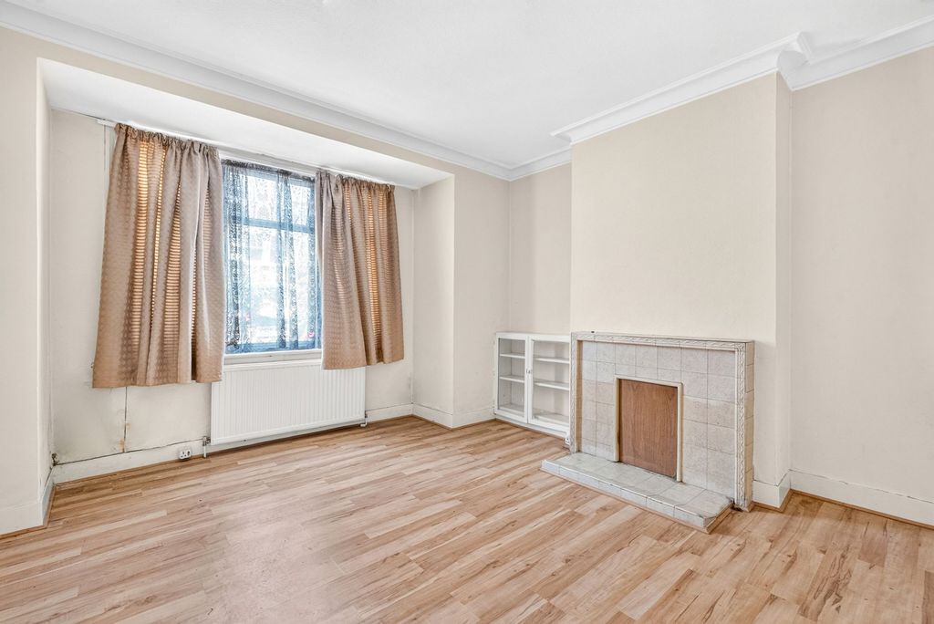 Property photo 2 of 19