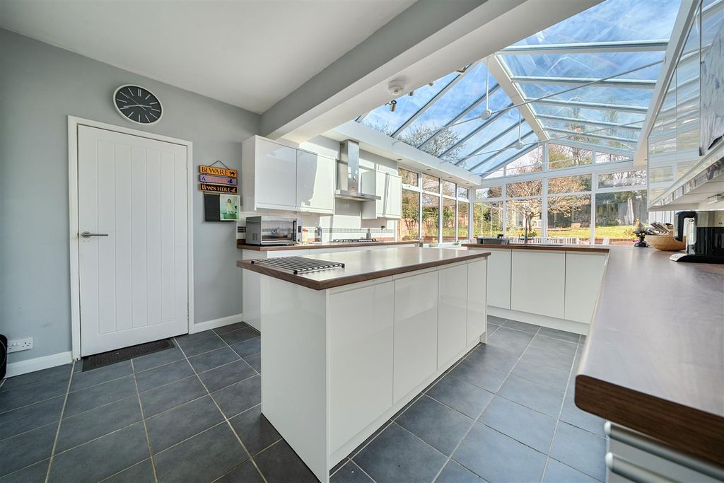 Property photo 3 of 21 Dargate Road, Yorkletts, Whitstable