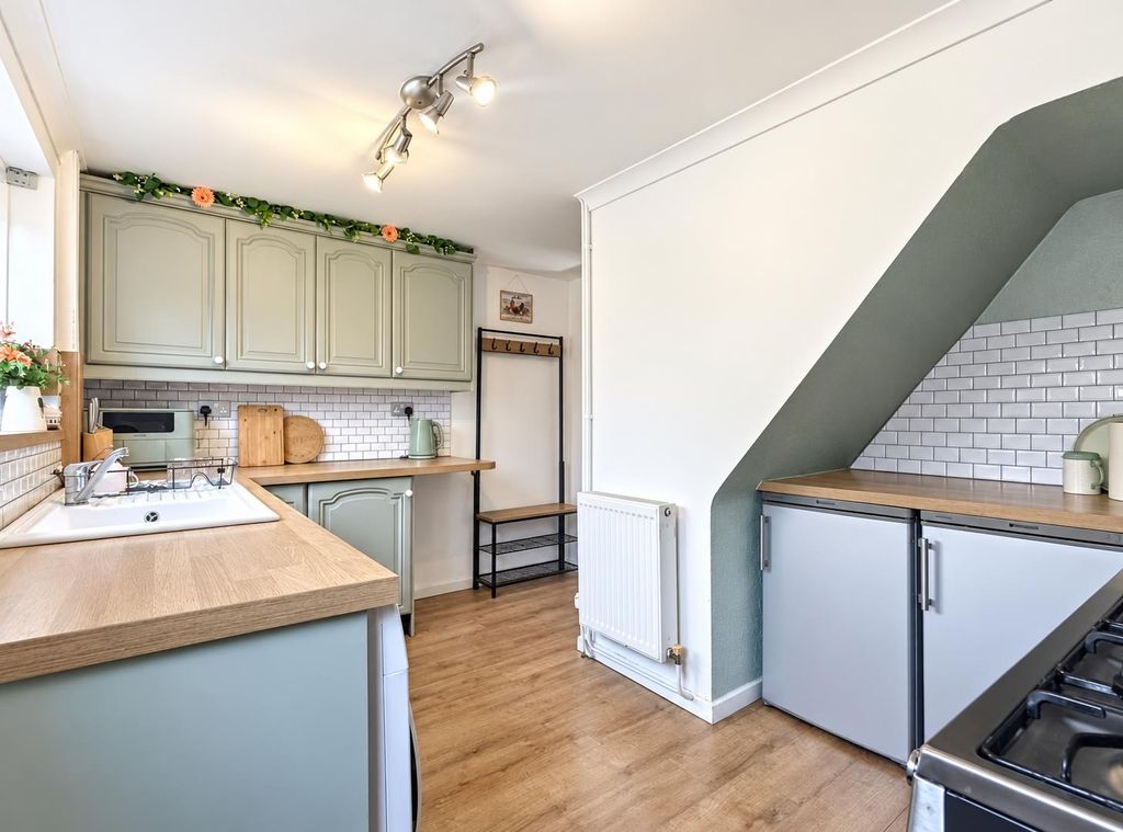 Property photo 3 of 15 Kitchen