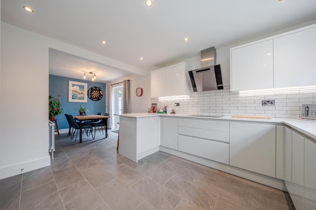 Property photo 3 of 21 Kitchen