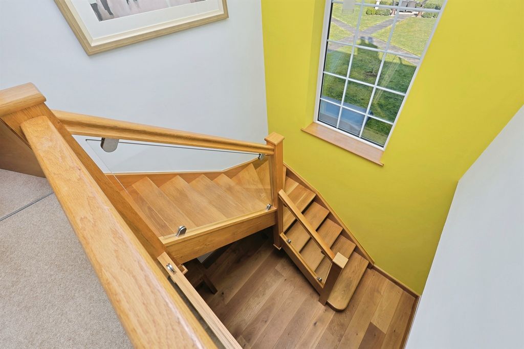 Property photo 2 of 34