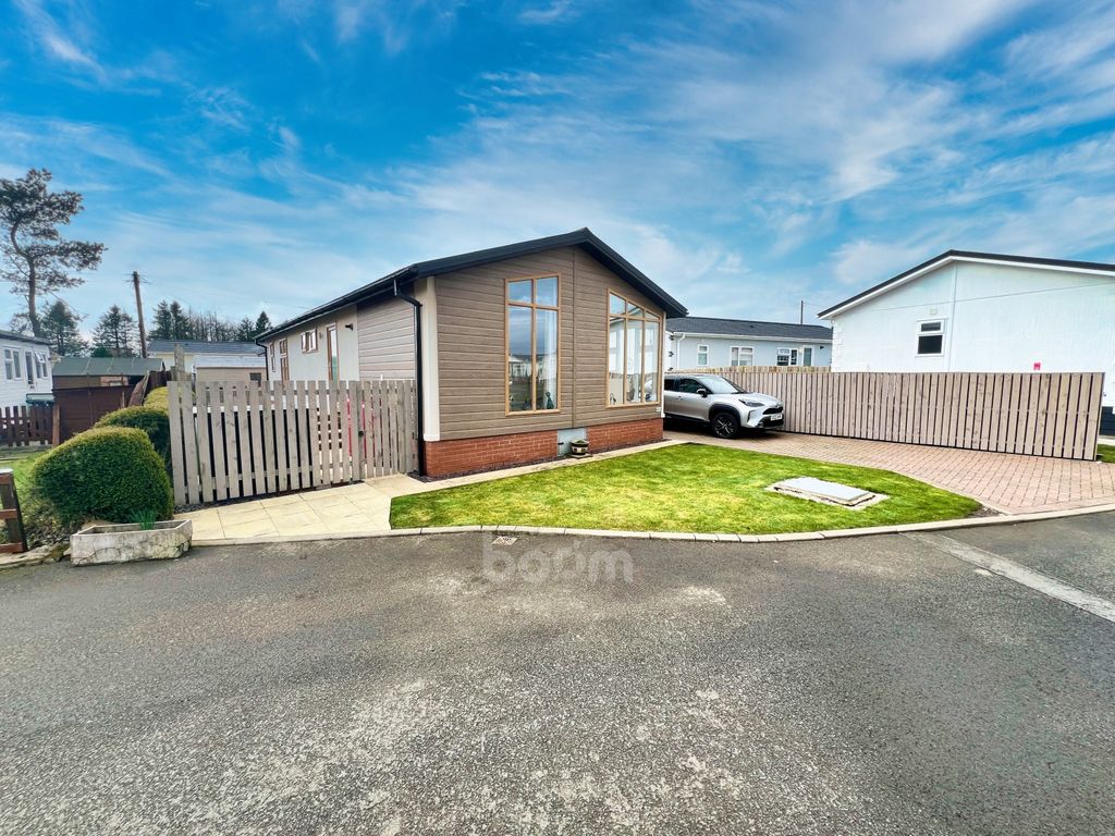 Property photo 1 of 27 28F0Bff1-16D5-474E-A22B-1Edbc219Cea1