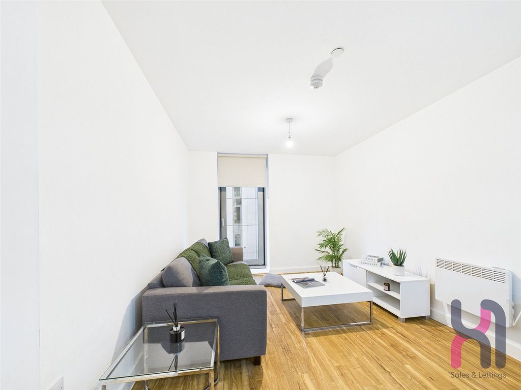 Property photo 3 of 22 Picture No. 08