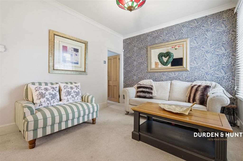 Property photo 3 of 26 Nightingale Lane