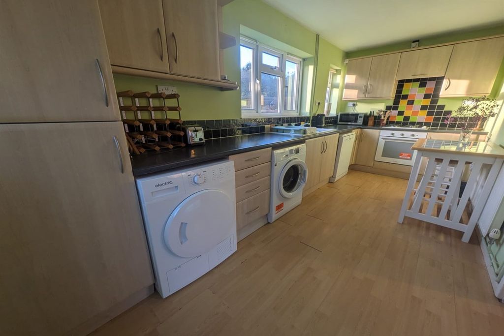 Property photo 1 of 11 (Main)