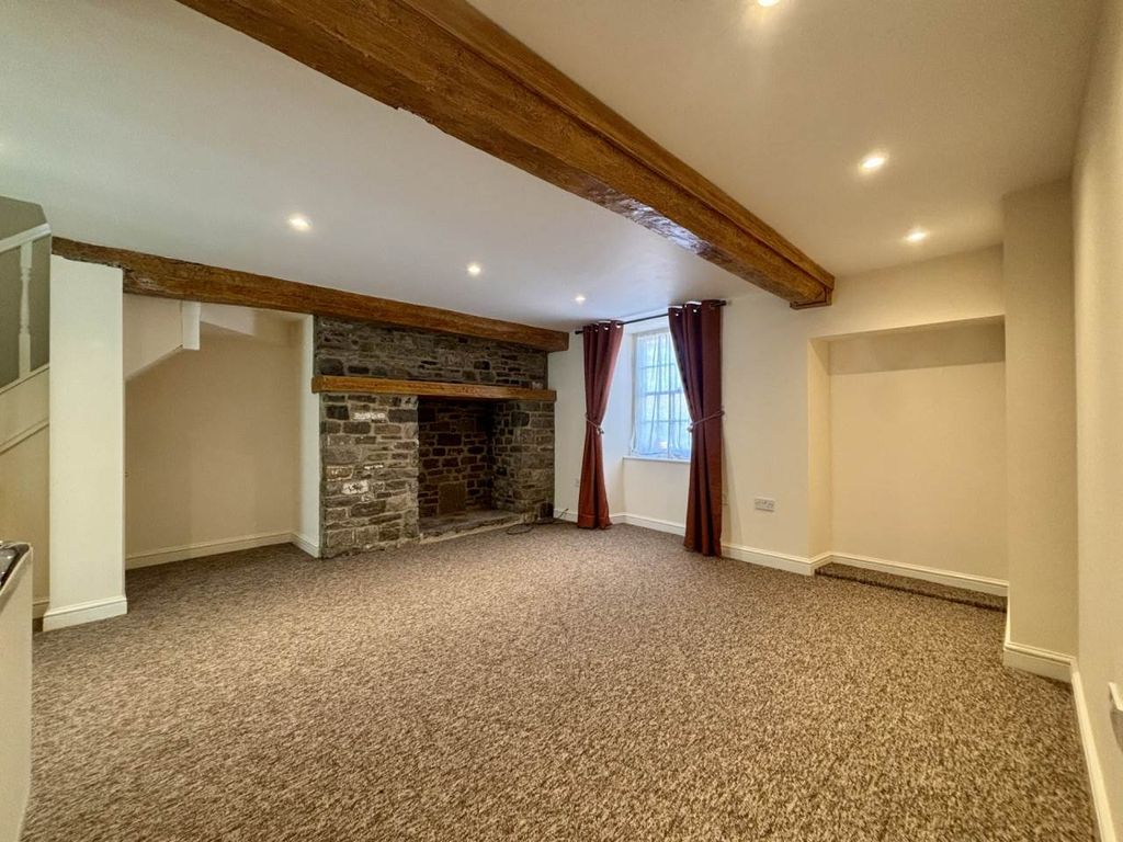 Property photo 2 of 14 Lounge 1