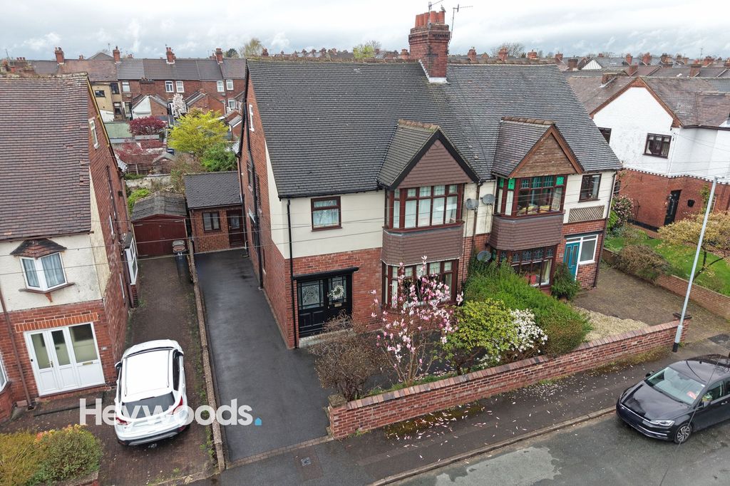 Property photo 1 of 42