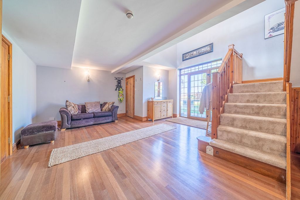 Property photo 3 of 38