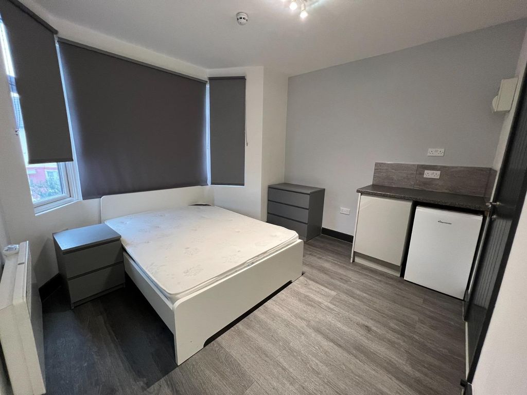 Property photo 1 of 2