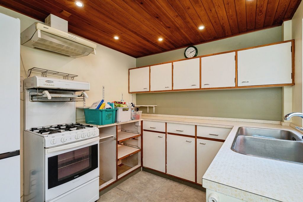 Property photo 3 of 20 Pbox-Img.Jpg