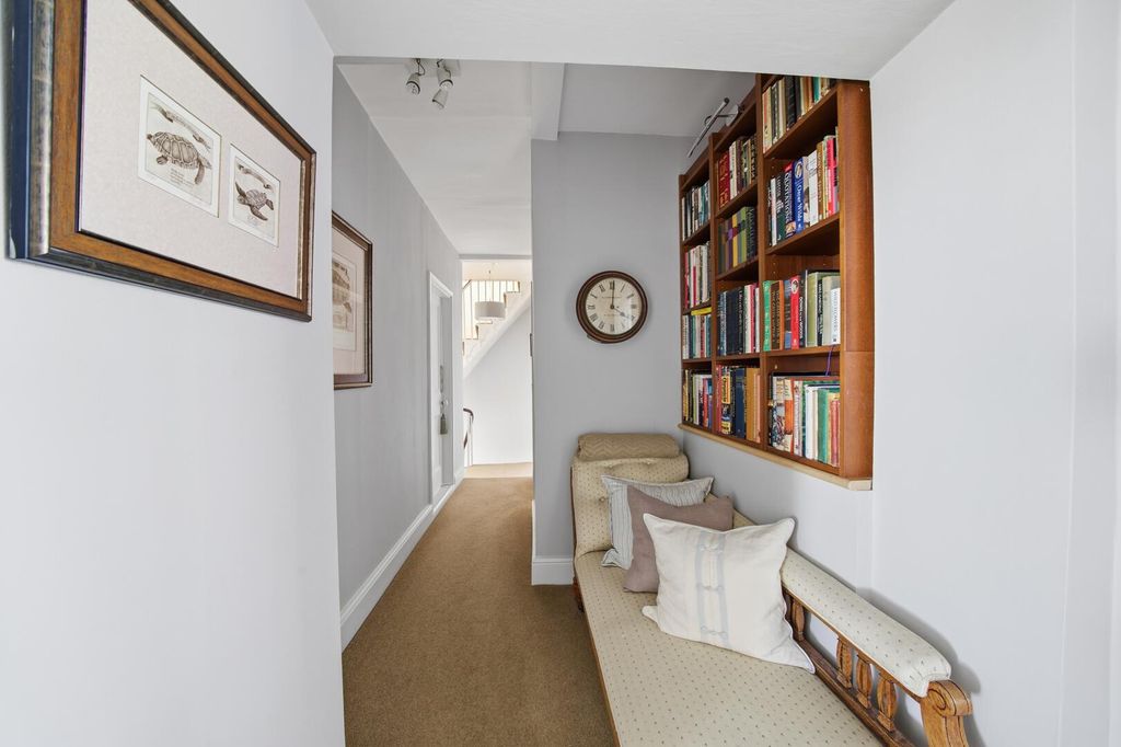 Additional image 28 of 3 bed flat for salePark Terrace, The Park NG1
