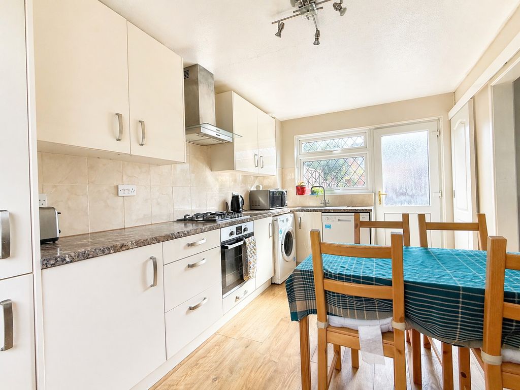 Property photo 2 of 13 Img_8915