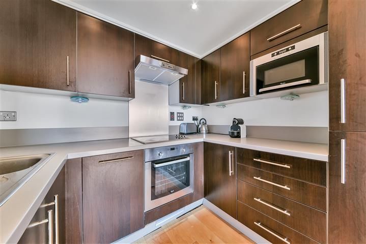 Property photo 2 of 6 Kitchen