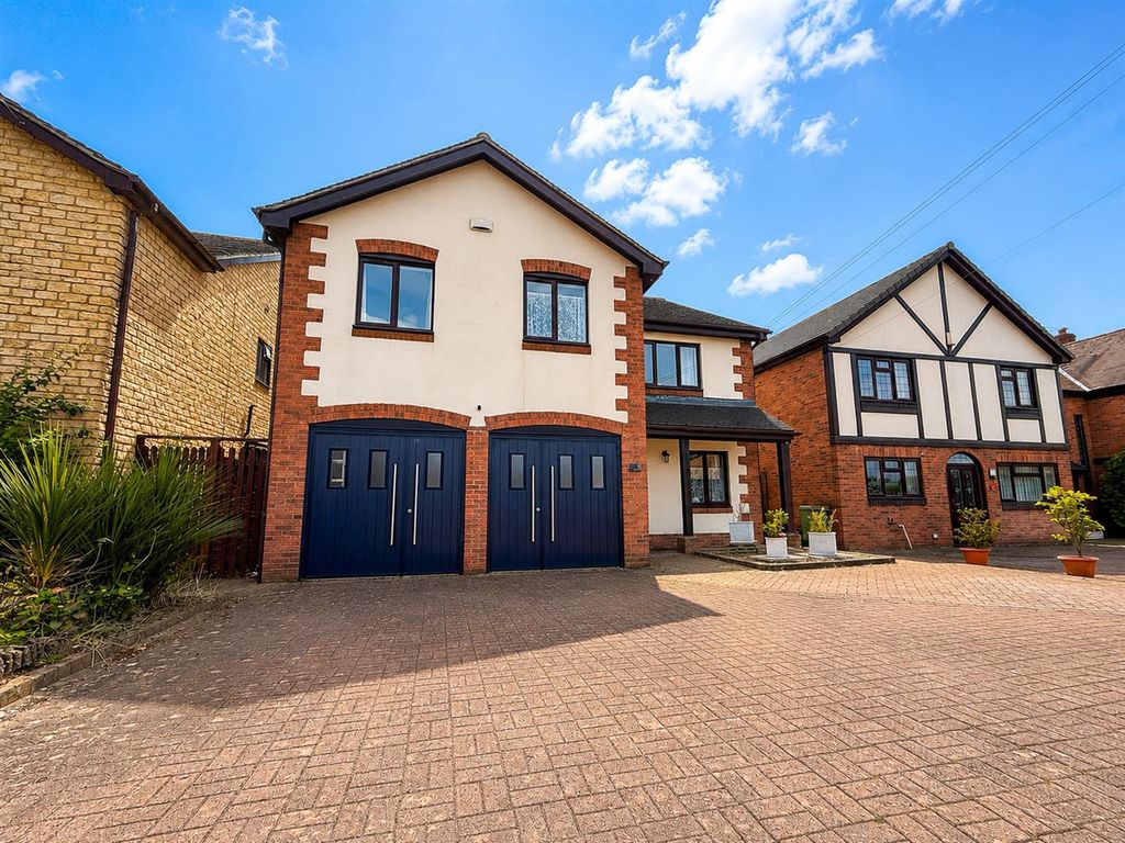 Property photo 1 of 17 External