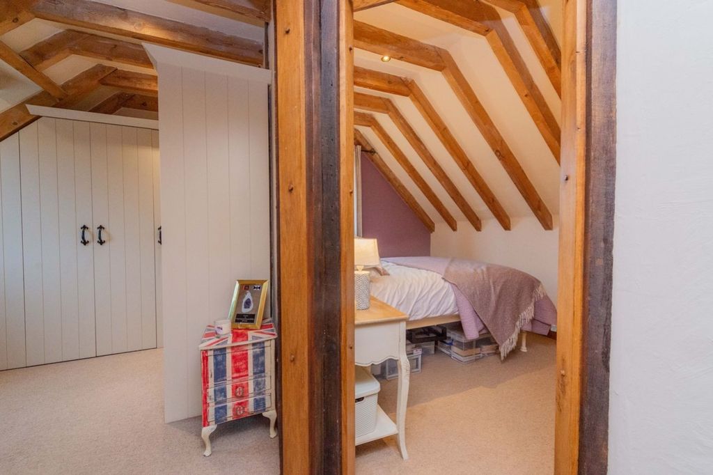 Property photo 2 of 22 Bedrooms Emilydimelowewemovewhitchurchandnantwich