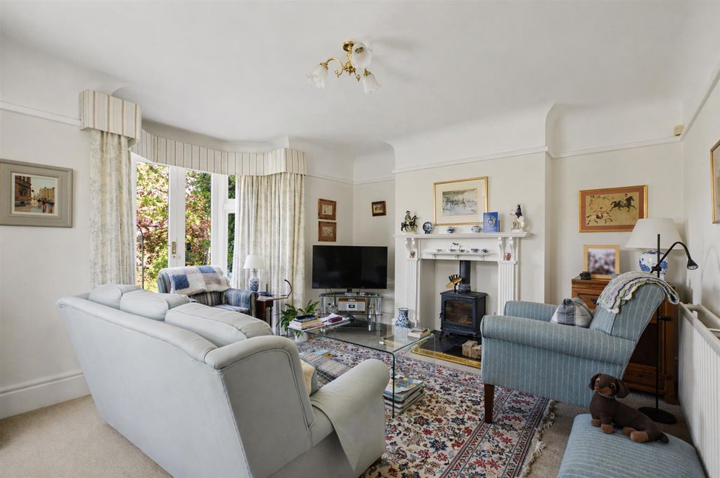 Property photo 2 of 46 Lounge_1.Jpeg