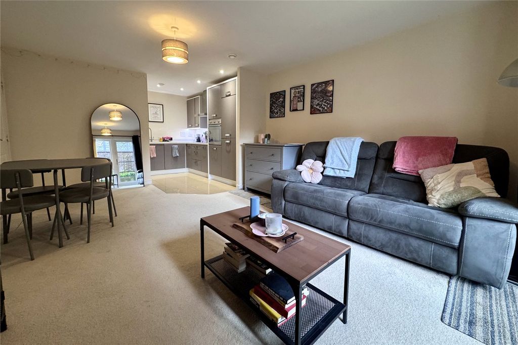 Property photo 3 of 7 Alt Living Room