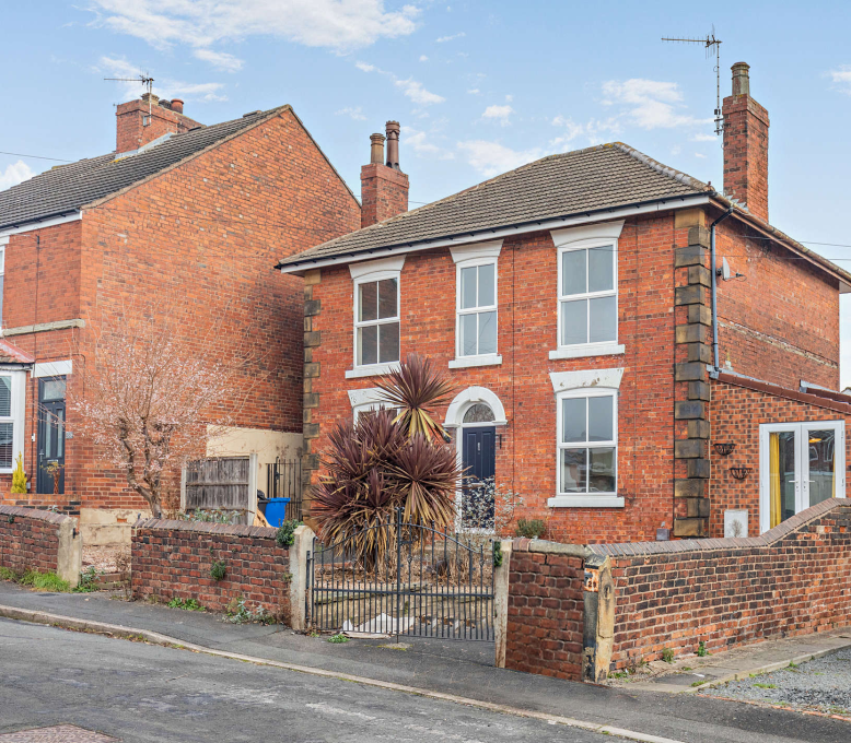 Property photo 1 of 17