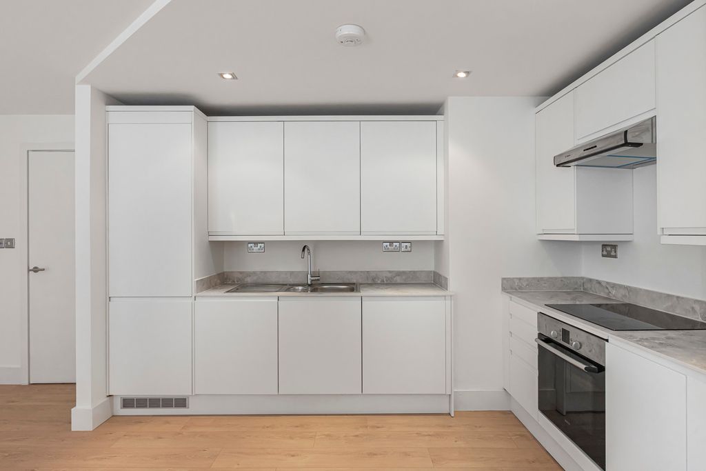 Property photo 2 of 17 Kitchen