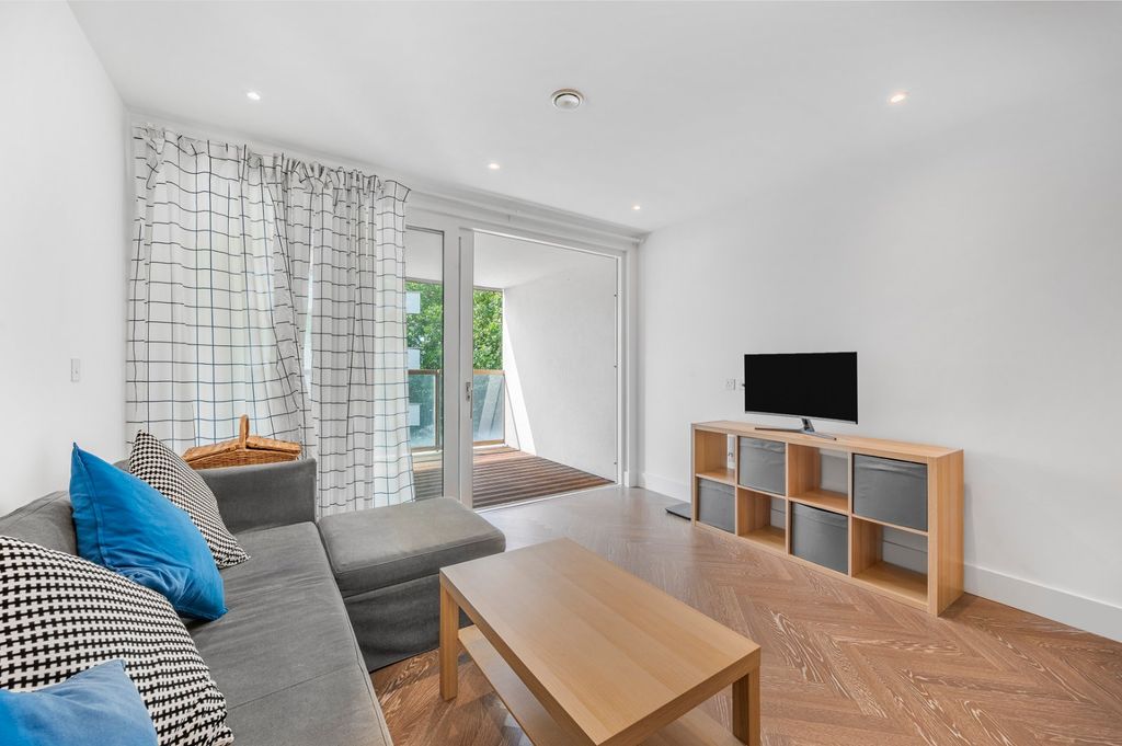 Property photo 2 of 12
