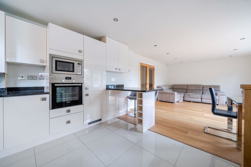 Property photo 3 of 19 Photo 9