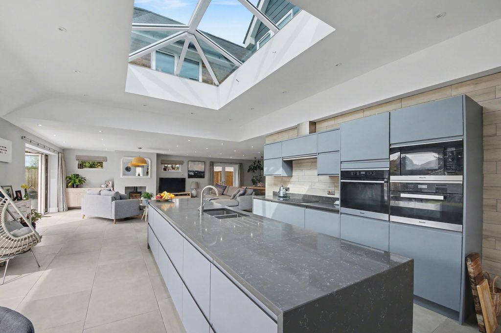 Property photo 3 of 24