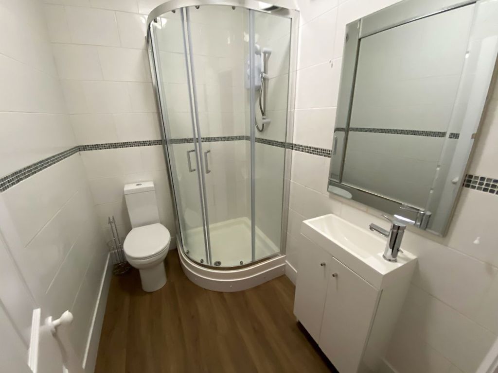 Property photo 3 of 8 Bathroom