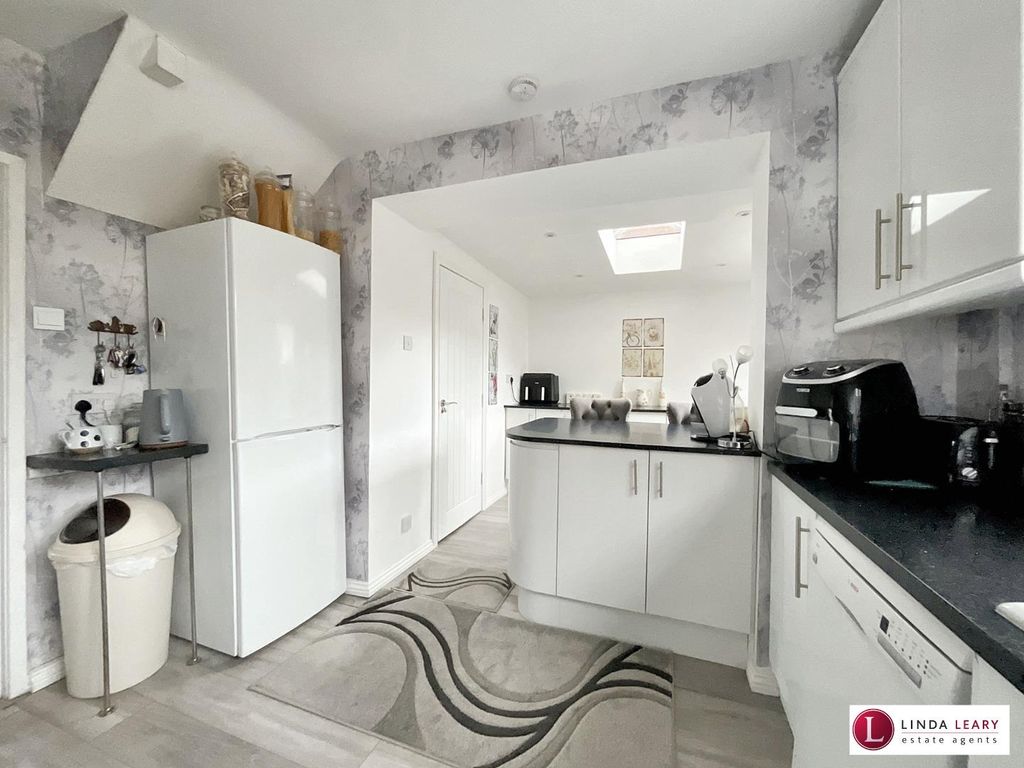 Property photo 3 of 16 Kitchen/Breakfast Room