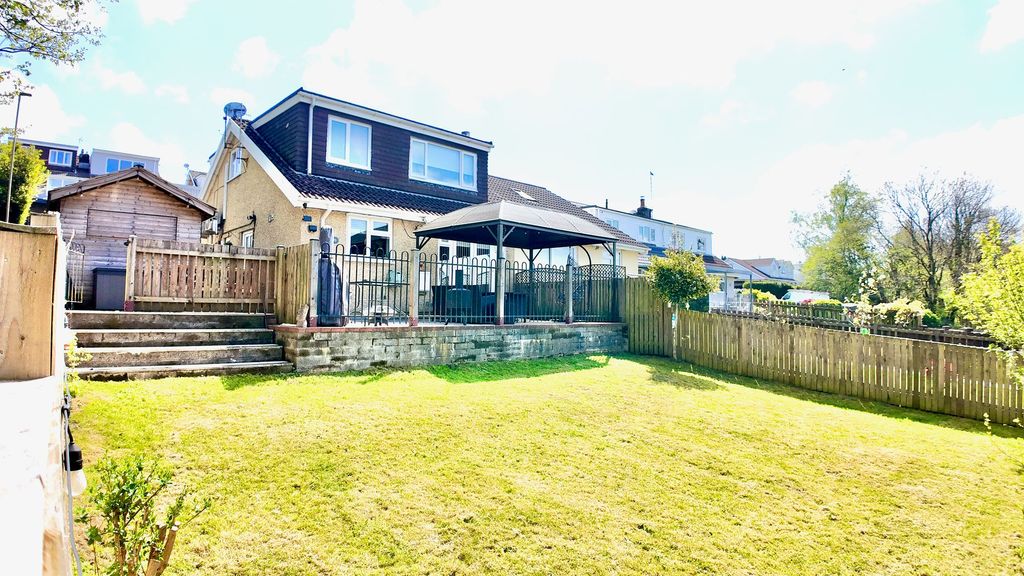 Property photo 1 of 31