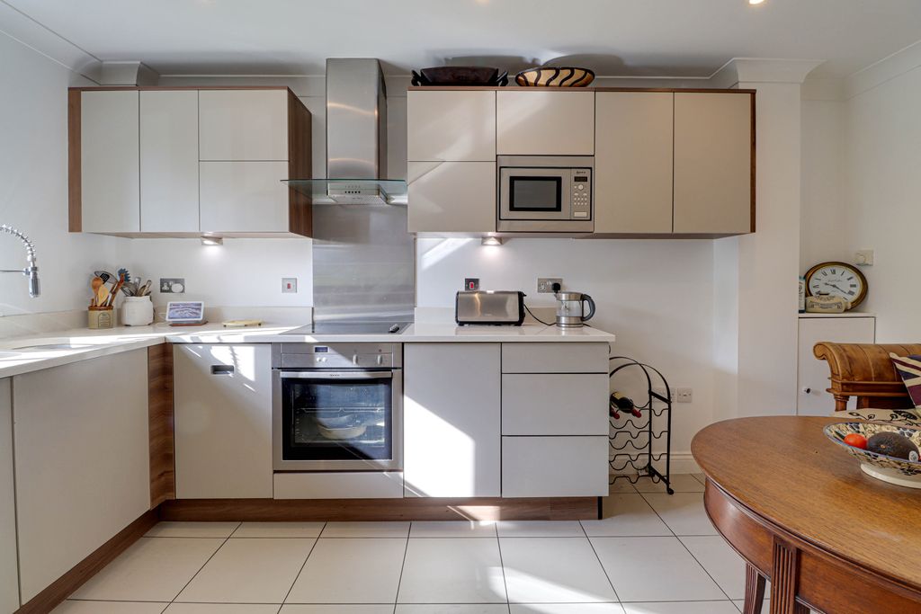 Property photo 3 of 22 Kitchen
