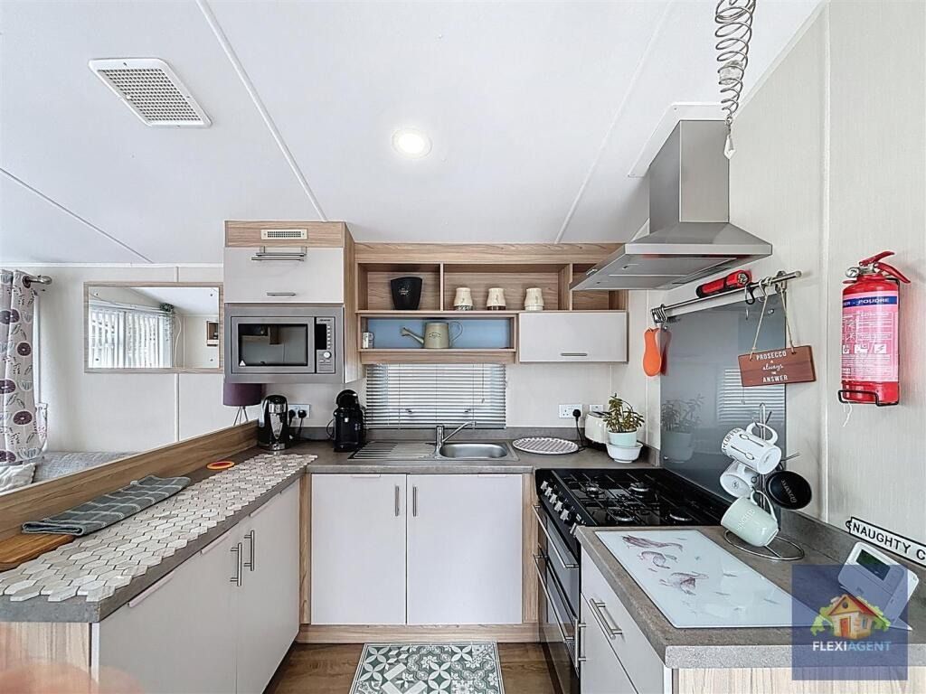 Property photo 3 of 14 4320145