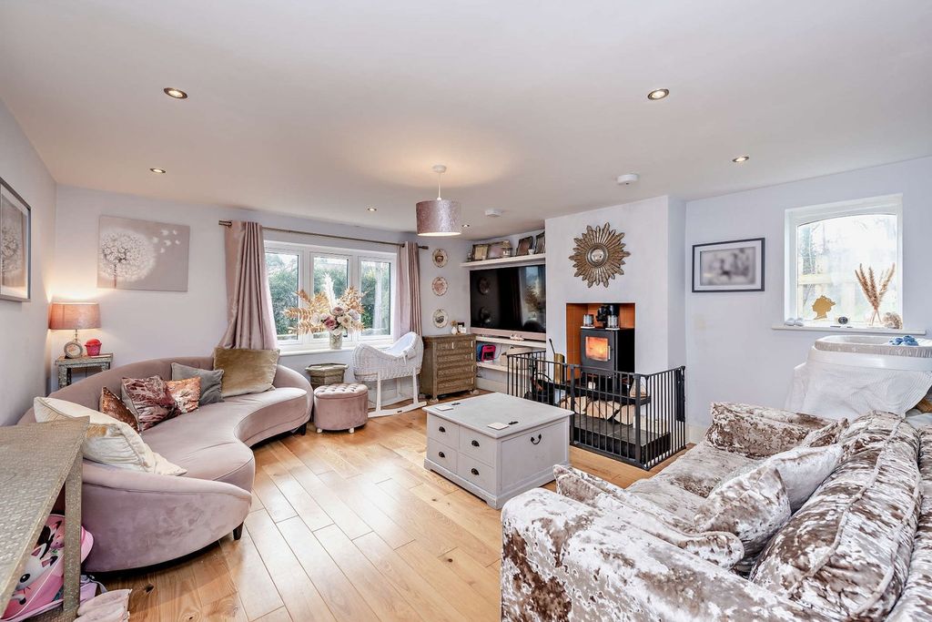 Property photo 3 of 37